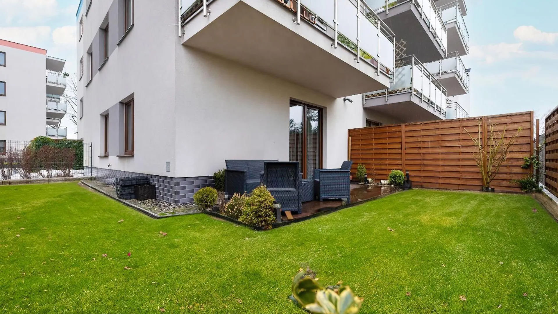 Cozy Apartment Pachonskiego With Balcony And Parking By Noclegi Renters Krakow