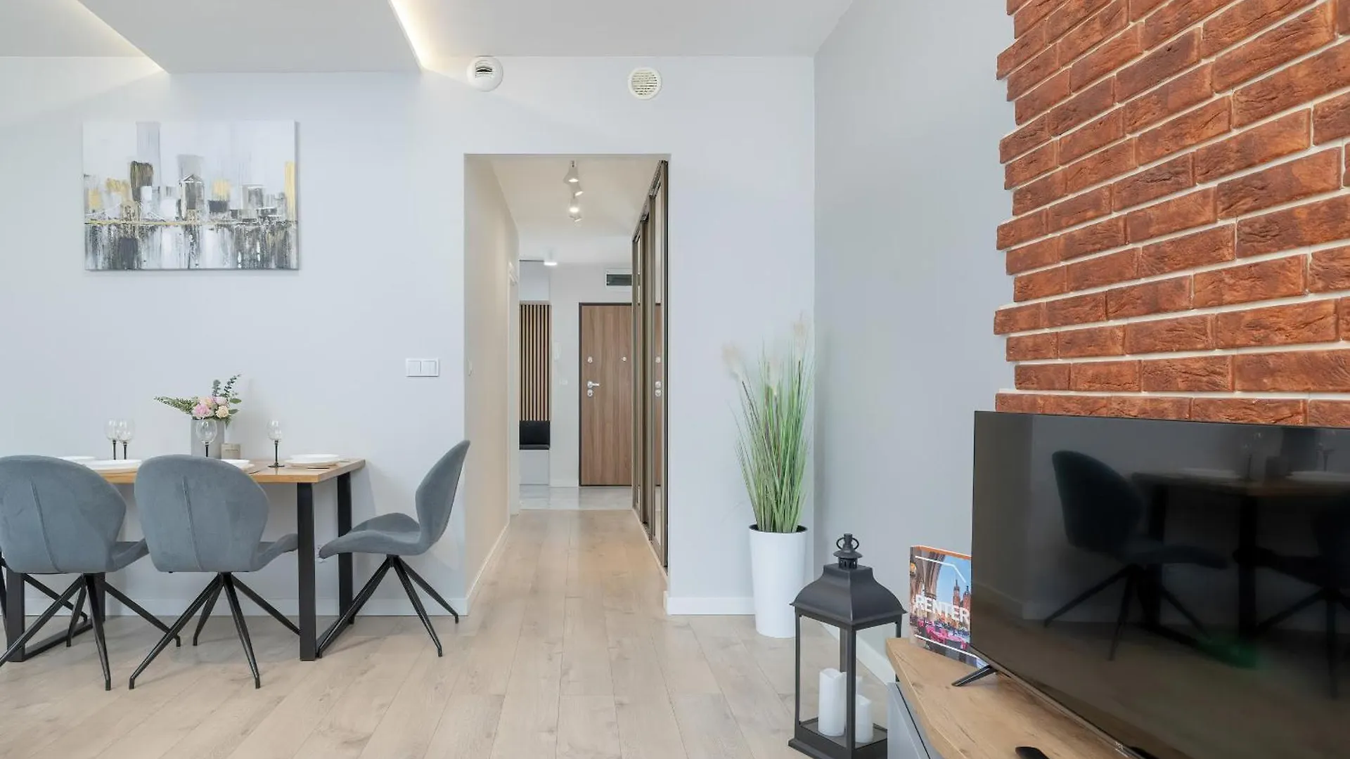 Cozy Apartment Pachonskiego With Balcony And Parking By Noclegi Renters Krakow