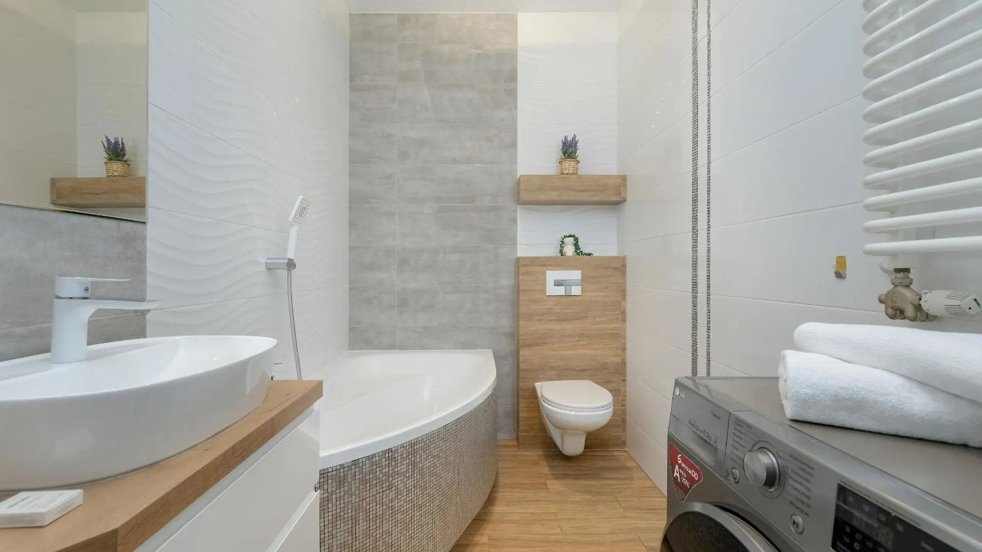 Cozy Apartment Pachonskiego With Balcony And Parking By Noclegi Renters Krakow