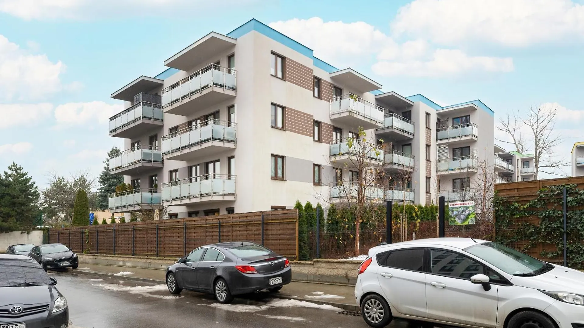Cozy Apartment Pachonskiego With Balcony And Parking By Noclegi Renters Krakow
